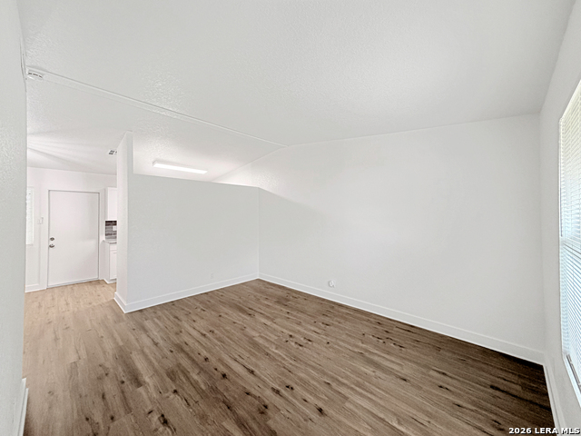 Image 18 of 25 For 250 Flintstone Ln