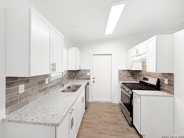 Image 4 of 25 For 250 Flintstone Ln