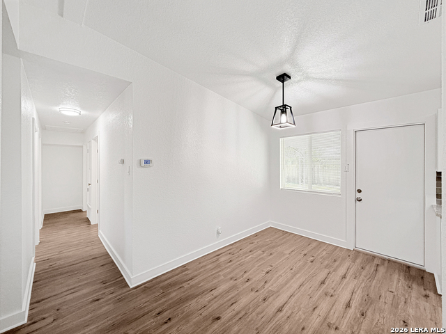 Image 8 of 25 For 250 Flintstone Ln