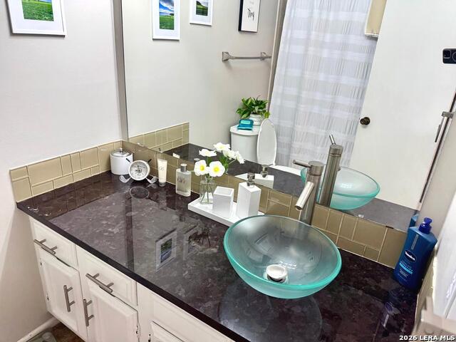 Image 8 of 31 For 11520 Huebner Rd  108