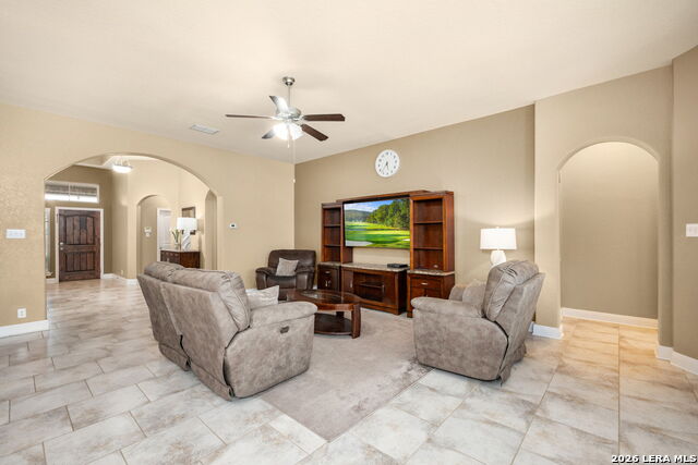 Listing photo id 12 for 1610 Sun Canyon Blvd