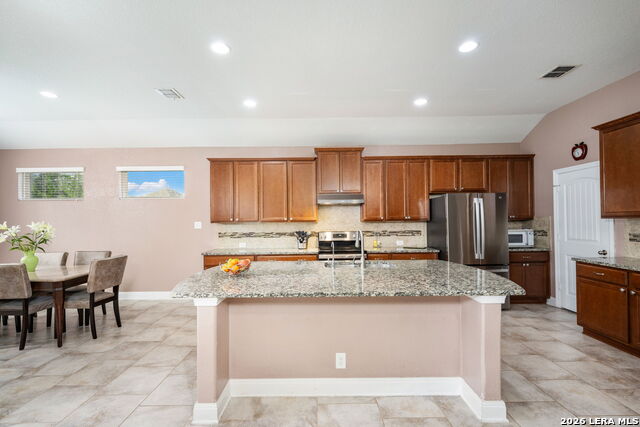 Listing photo id 13 for 1610 Sun Canyon Blvd