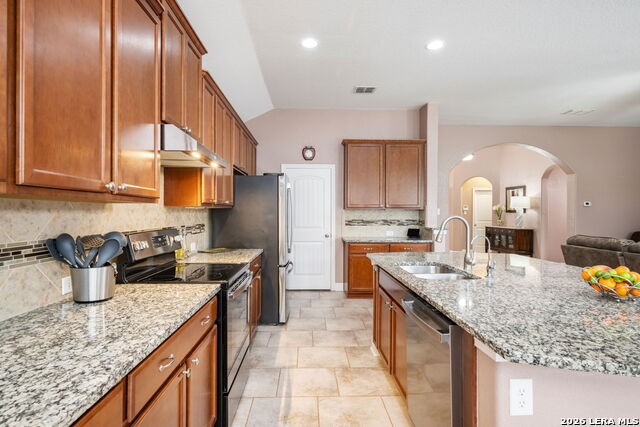 Listing photo id 17 for 1610 Sun Canyon Blvd