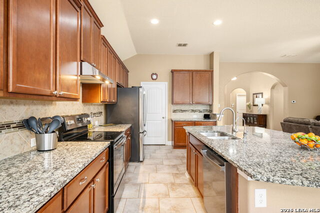 Listing photo id 18 for 1610 Sun Canyon Blvd