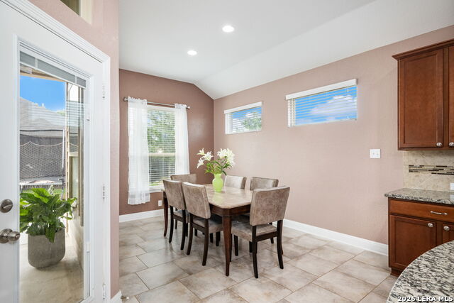 Listing photo id 27 for 1610 Sun Canyon Blvd