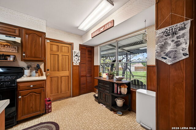 Image 11 of 24 For 10611 Burr Oak Dr