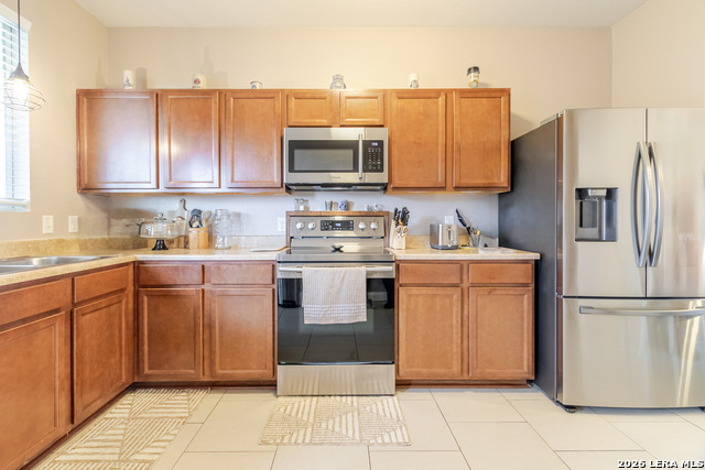 Image 8 of 22 For 24214 Hazel Alder