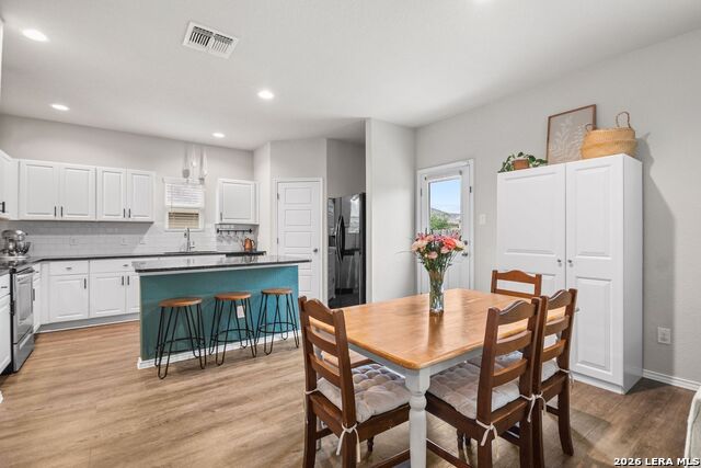 Image 6 of 38 For 9034 Alvarado Bend