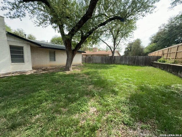 Image 4 of 25 For 202 Shalimar Dr