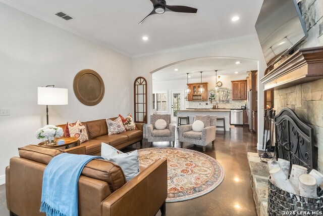 Image 11 of 41 For 412 Elmwood Dr