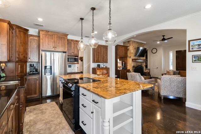 Image 20 of 41 For 412 Elmwood Dr