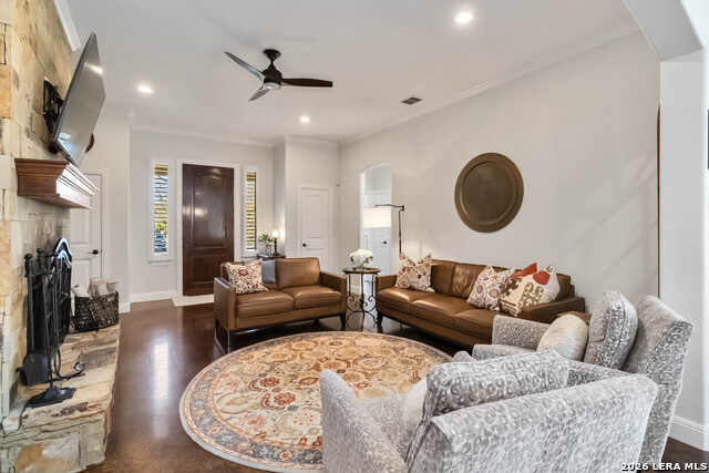 Image 3 of 41 For 412 Elmwood Dr