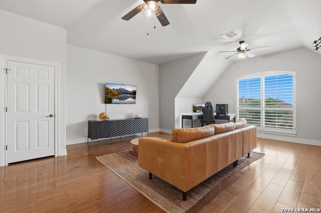 Listing photo id 33 for 17919 Texas Emmy Ln