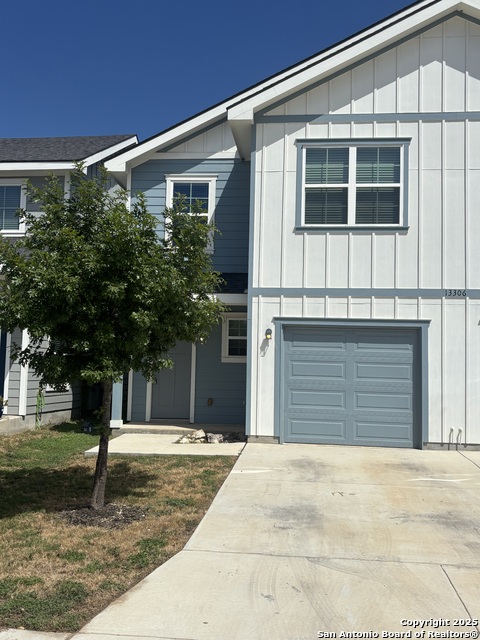 Image 2 of 19 For 13314 Stadium Cove  102