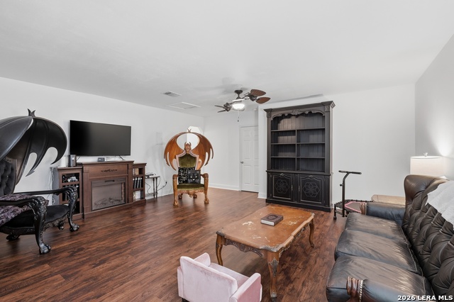 Image 11 of 28 For 1911 Dellhaven Dr