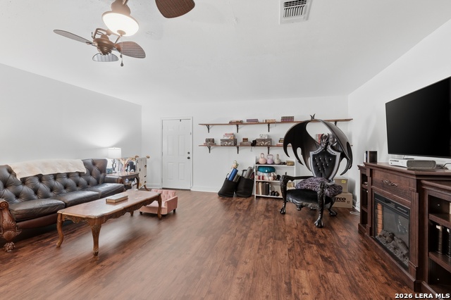 Image 21 of 28 For 1911 Dellhaven Dr