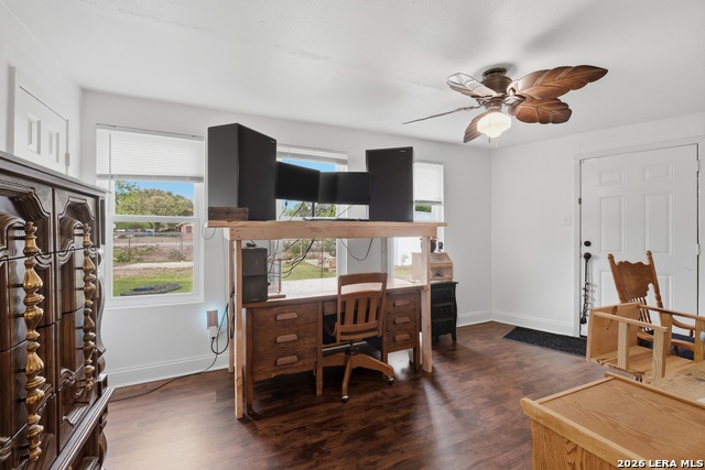 Image 24 of 28 For 1911 Dellhaven Dr