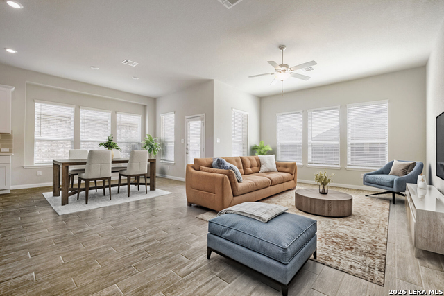 Image 9 of 26 For 22511 Carriage Blf