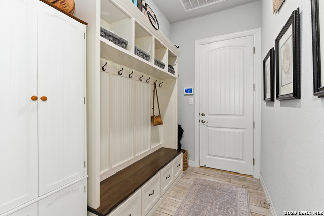 Image 21 of 50 For 916 Jenny Leigh Trl