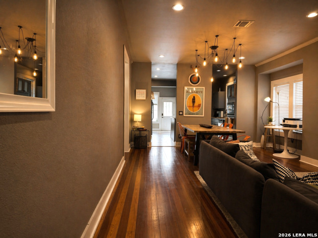 Image 2 of 31 For 326 Queen Anne Ct