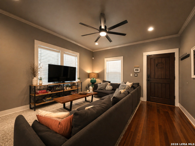 Image 4 of 31 For 326 Queen Anne Ct