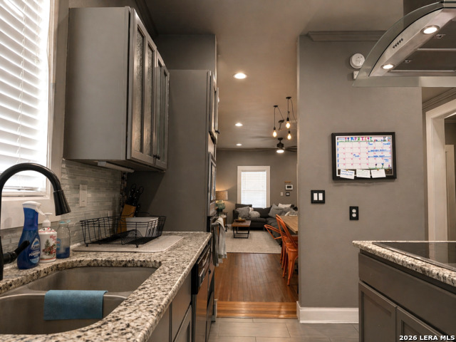 Image 9 of 31 For 326 Queen Anne Ct