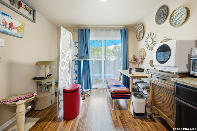 Image 13 of 27 For 1033 Rivas  