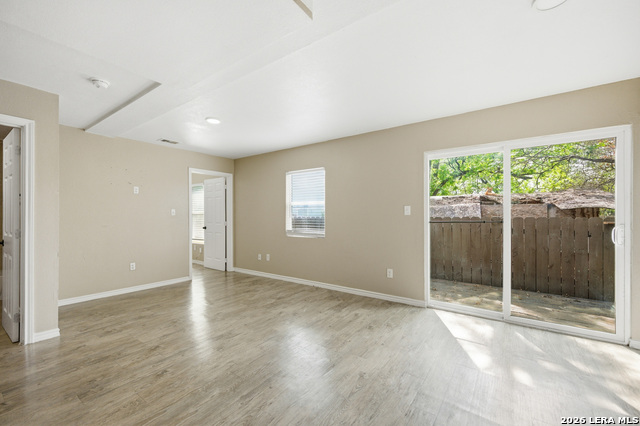 Image 18 of 27 For 1033 Rivas  