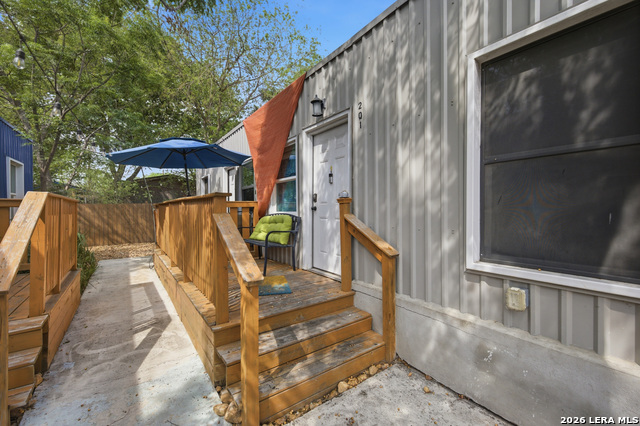 Image 5 of 27 For 1033 Rivas  