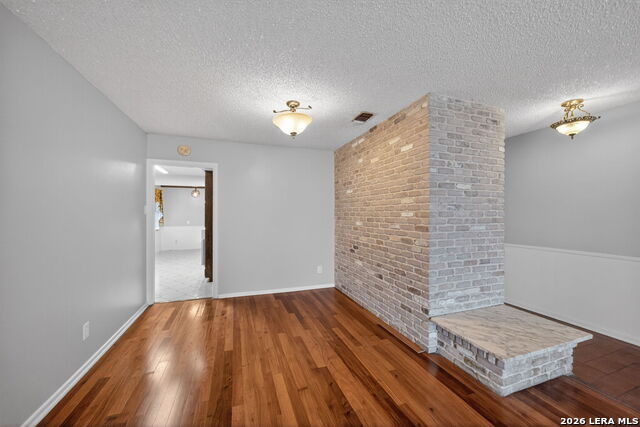 Image 17 of 35 For 3743 Newrock Dr