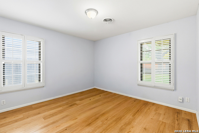 Image 8 of 17 For 139 Verdant St