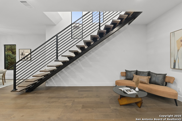 Image 17 of 35 For 434 College Blvd