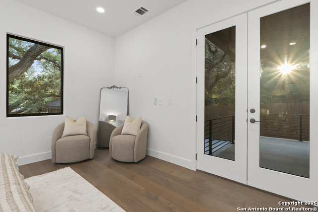 Image 21 of 35 For 434 College Blvd