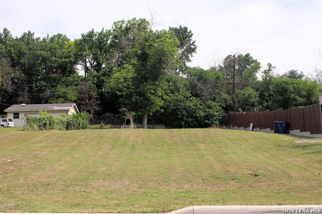 Image 5 of 13 For 546 Pershing Ave