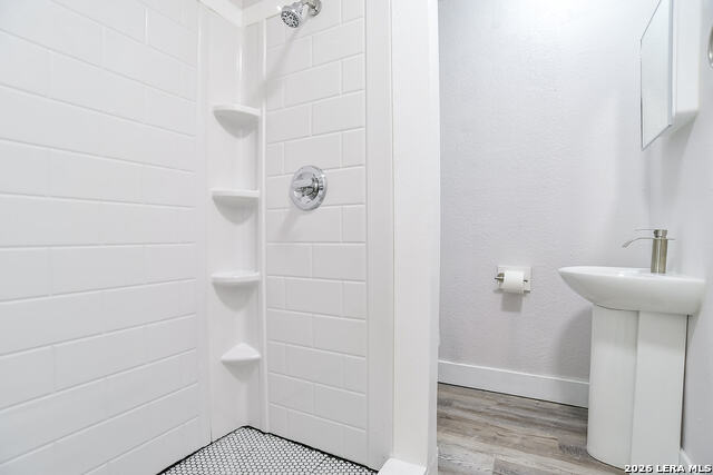 Image 17 of 24 For 1225 Coll W