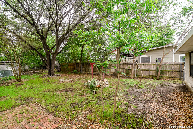 Image 19 of 24 For 1225 Coll W