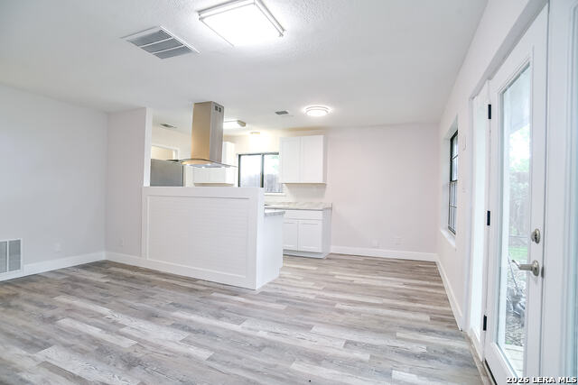 Image 6 of 24 For 1225 Coll W