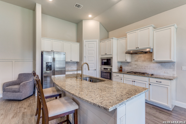 Listing photo id 9 for 17125 Casanova