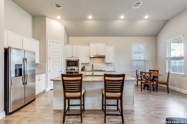 Listing photo id 13 for 17125 Casanova