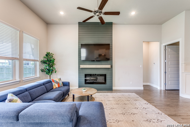 Listing photo id 2 for 17125 Casanova