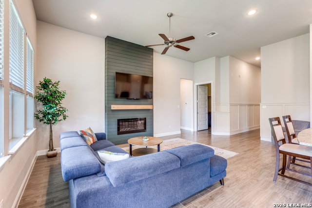 Listing photo id 3 for 17125 Casanova