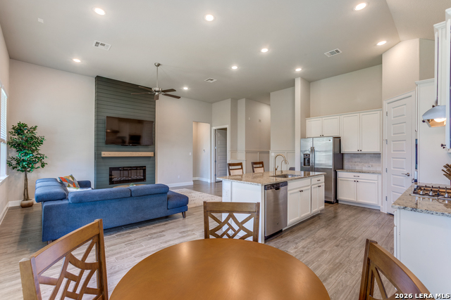 Listing photo id 6 for 17125 Casanova