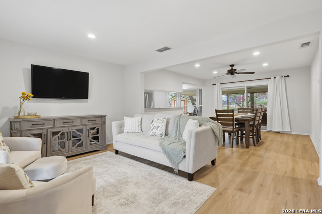 Image 4 of 25 For 10635 Janet Lee Dr