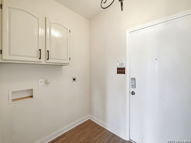 Image 23 of 29 For 8606 Still Moon