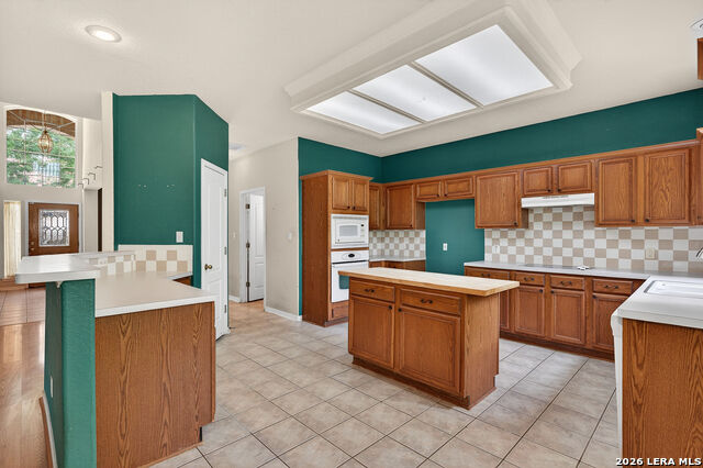 Image 17 of 48 For 21007 La Pena