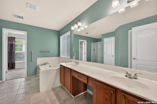 Image 32 of 48 For 21007 La Pena