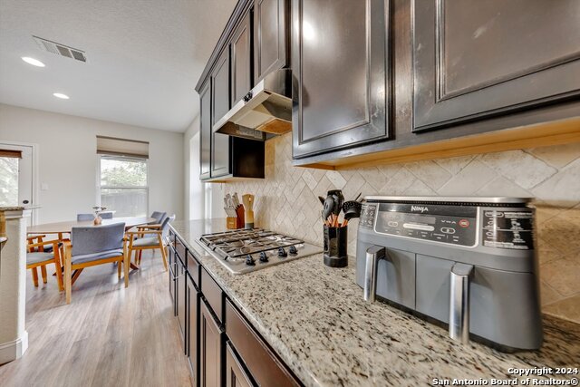 Listing photo id 9 for 23902 Alpine Ldg