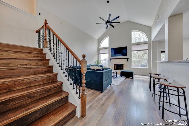 Listing photo id 17 for 23902 Alpine Ldg