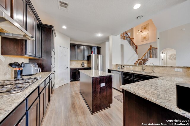 Listing photo id 19 for 23902 Alpine Ldg