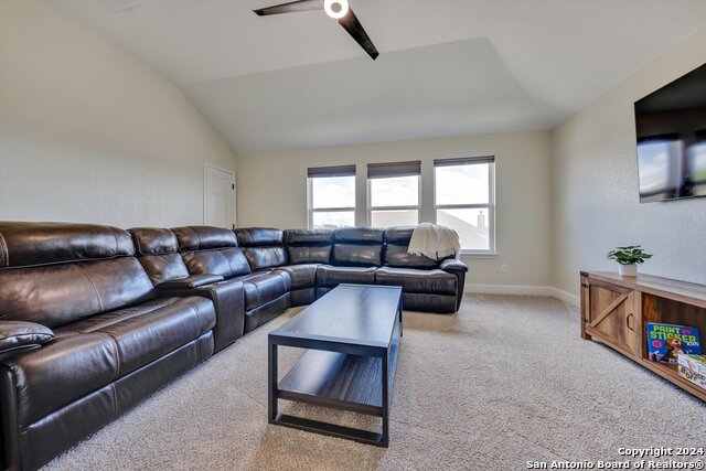 Listing photo id 20 for 23902 Alpine Ldg